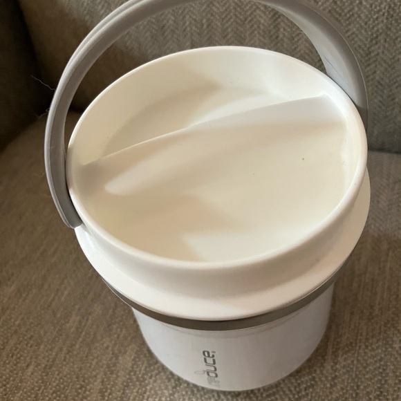 Reduce brand insulated 12 oz food container. - Picture 3 of 7